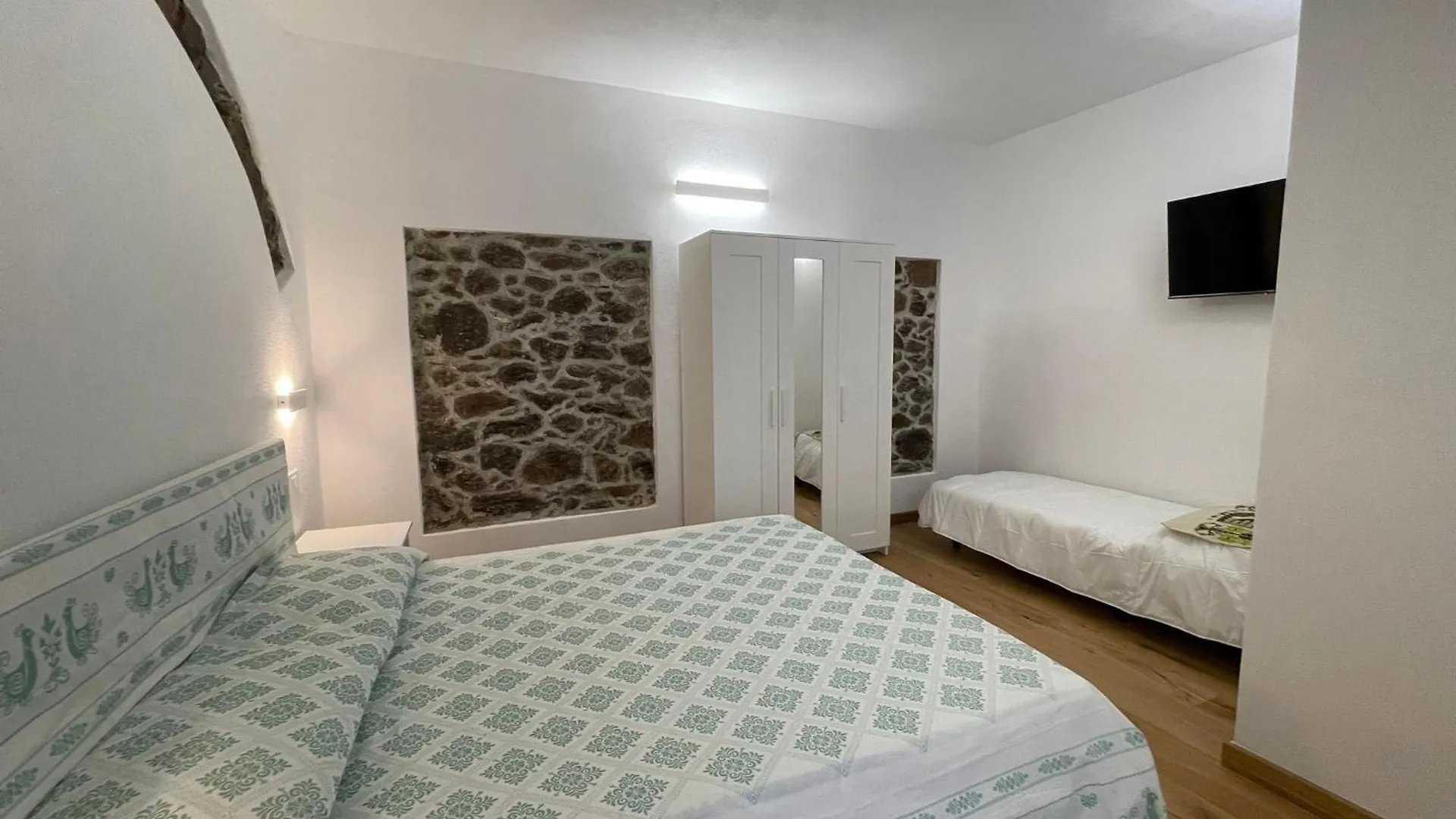 Hotel Sa Troppa De Sos Chentu à Dorgali 0*,  Italie